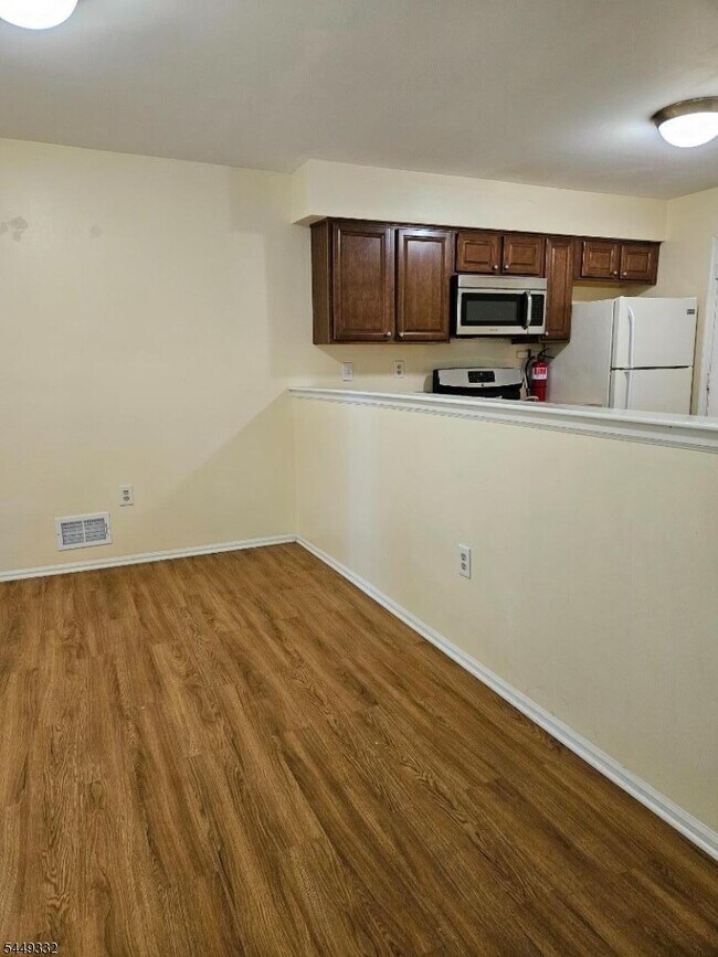 Photo - 271 Abbey Dr