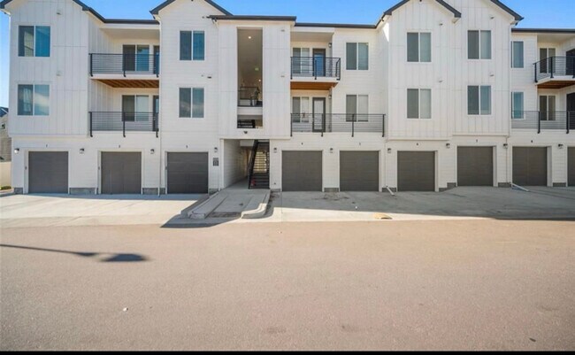 Photo - 2232 Arikaree Hts Unit 304