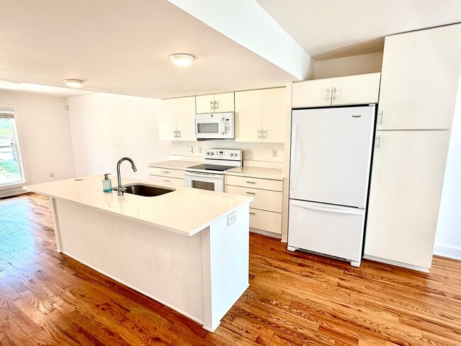 517A Weakley Ave