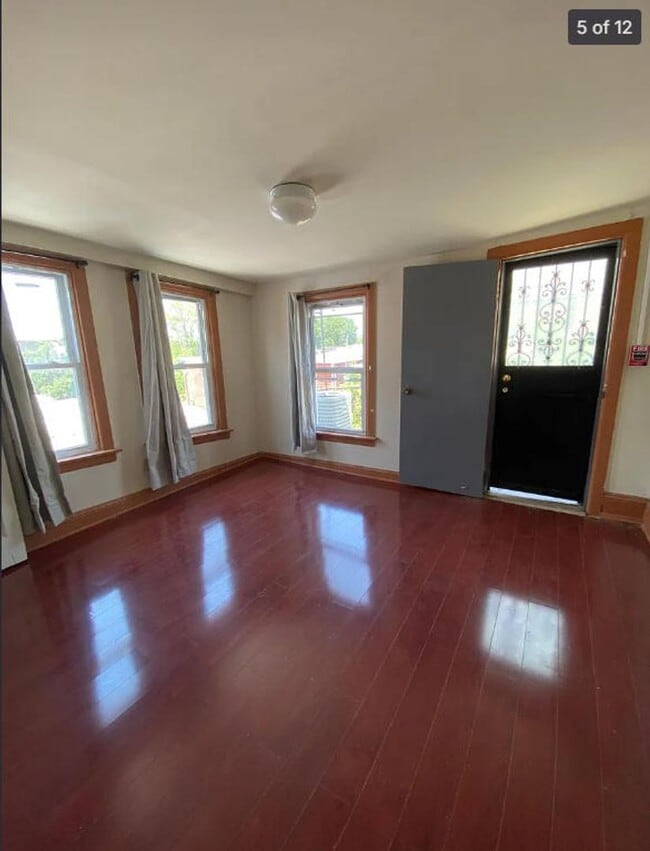 Photo - 5323 Catharine St Unit 3F