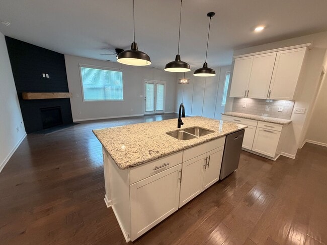 Photo - Gorgeous 4 BR 2.5 Bath in Westlawn! Minutes from Veterans Parkway, Shopping, Restaurants & I-840