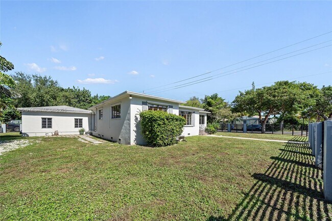 Photo - 501 NW 45th St