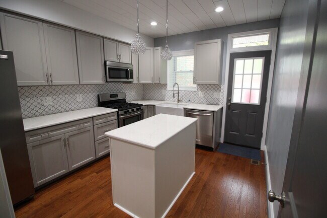 Kitchen - 644 S Lehigh St