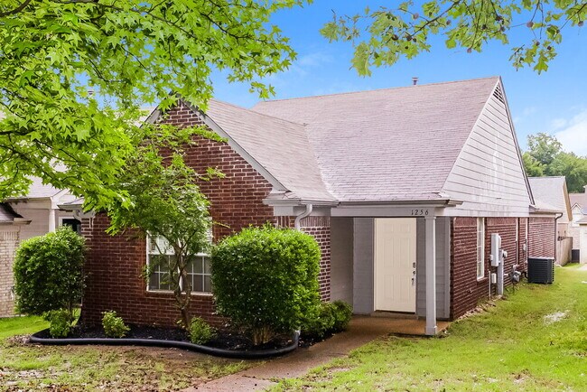 Photo - 1256 Whitten Rd