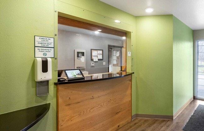Furnished Studio-Cleveland - Airport