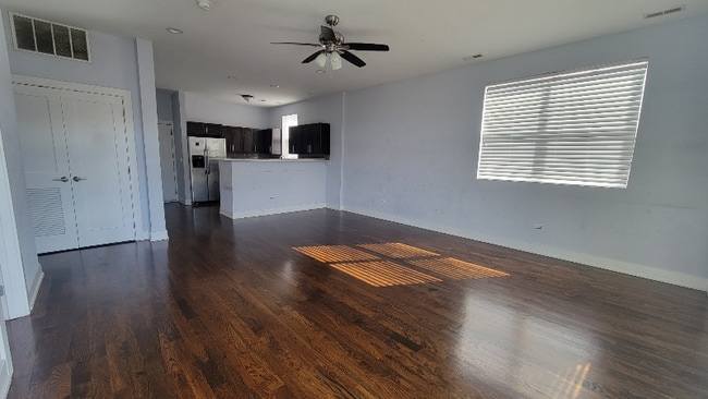 Building Photo - 504 S Oakley Blvd