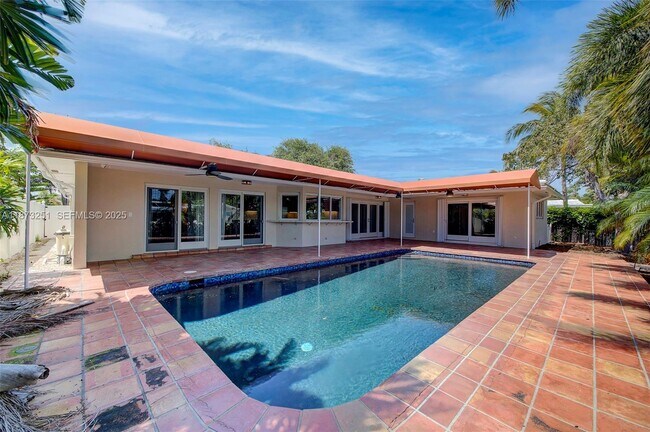 Photo - 5240 NE 29th Ave