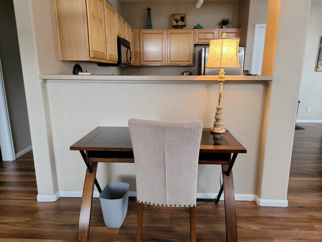 Photo - 479 Black Feather Loop Unit ID1045092P