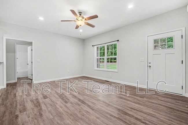 Photo - 324 N Milford Dr
