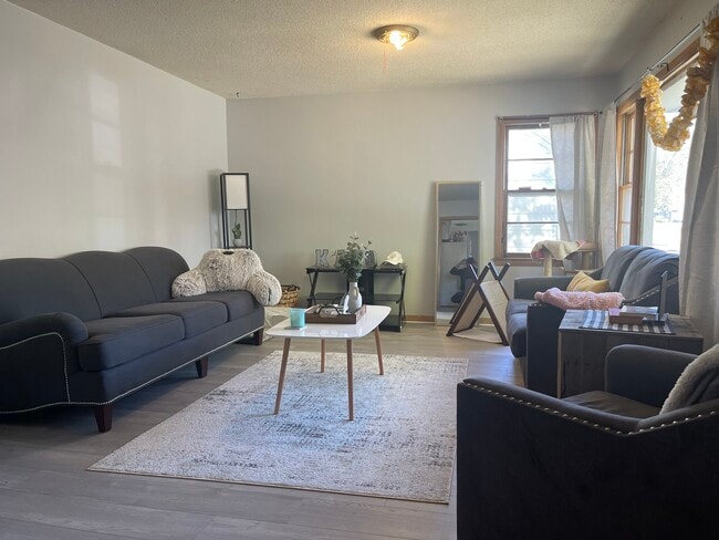 Sala de estar - 1228 Highland Ave