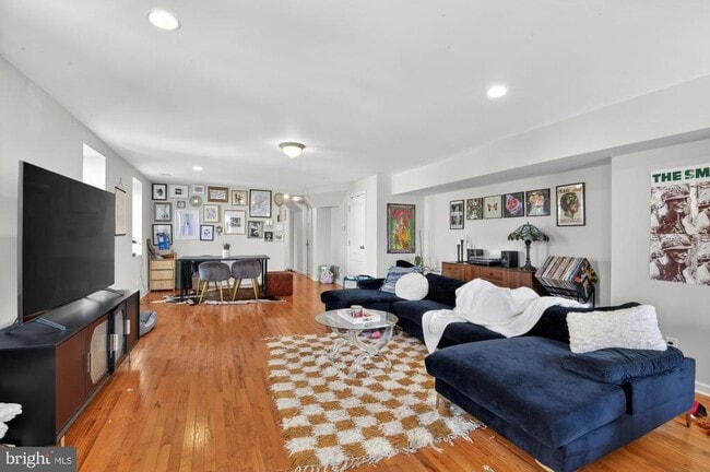 Photo - 1127 E Susquehanna Ave Unit 2