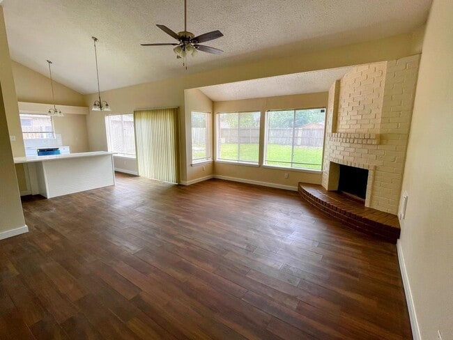 Building Photo - 451 Oakdale Dr Rental