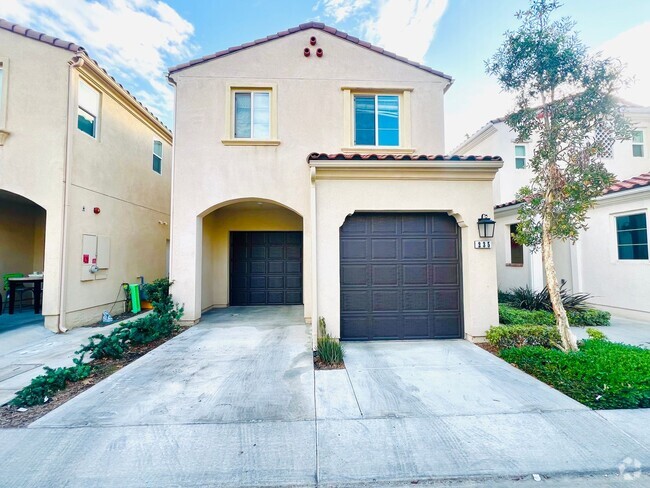 Building Photo - Modern Elegance in the Heart of Glendora Rental