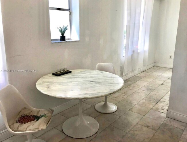 Photo - 1502 Jefferson Ave Unidad 104