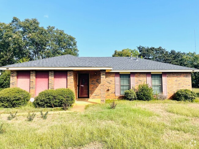 Building Photo - **3 Bed 2 Bath located off Atlanta Hwy ** ... Rental