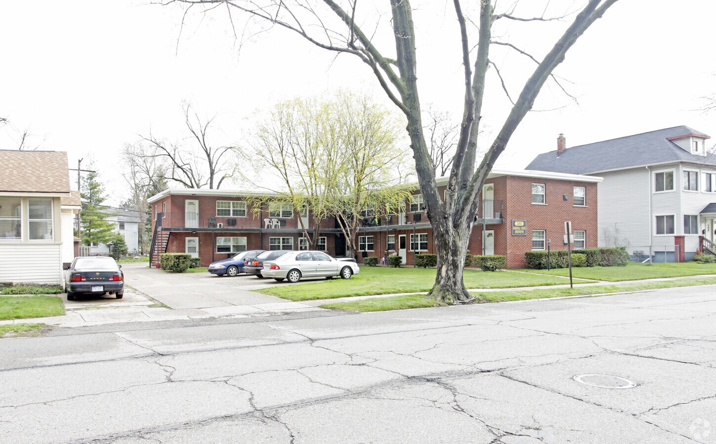 Photo - Marshall Court Apartments