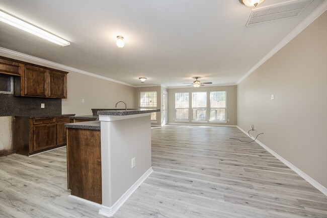Building Photo - 4624 Larkspur St Rental