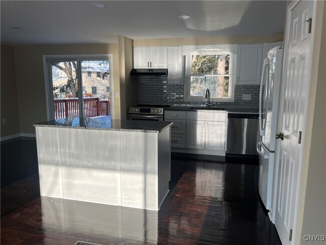 Photo - 7650 Commodore Cir