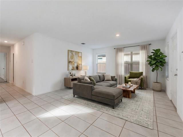 Photo - 14008 Earlham St