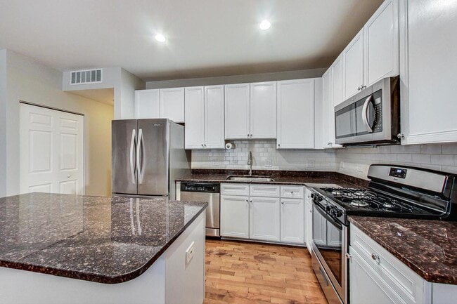 Photo - 820 W University Ln Condo Unit 1B