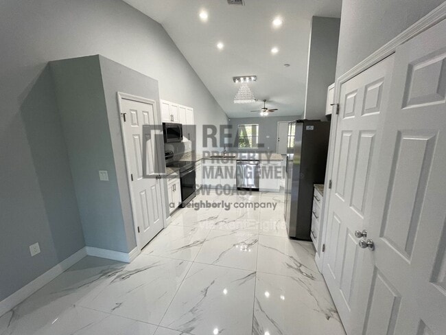 Photo - 5349 29th St SW