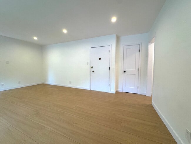 Photo - Top Floor Newly Gut Renovated 2-Bedroom in Prime West Hollywood Location Unit 06