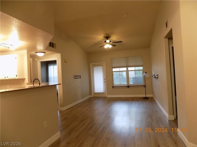 Photo - 9975 Peace Way Unidad 2145