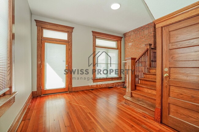 Photo - 804 E Main St