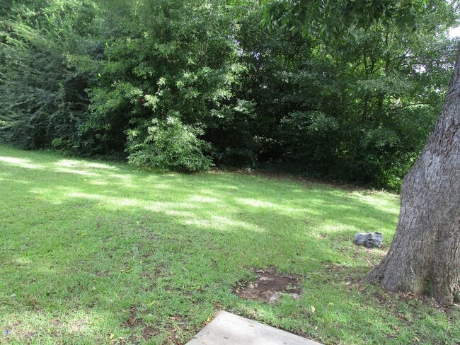 Photo - 139 Tabatha St