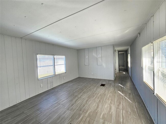 Photo - 503 Longfellow Blvd