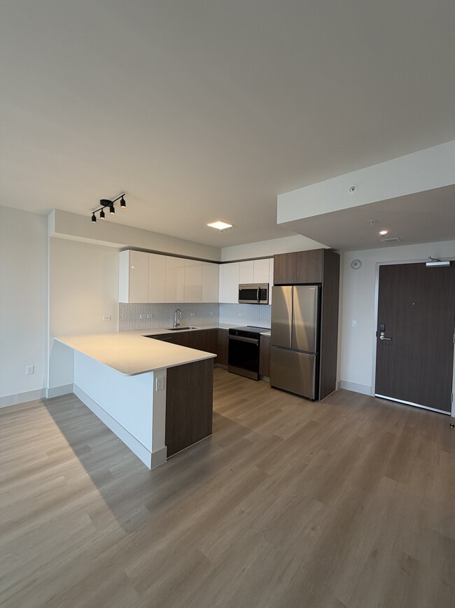 Building Photo - 1549 Van Buren St Unit A