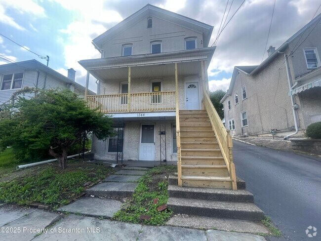 Building Photo - 1344 Washington St Rental