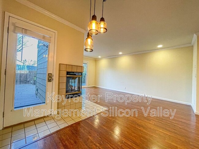 Photo - 700 Chiquita Ave