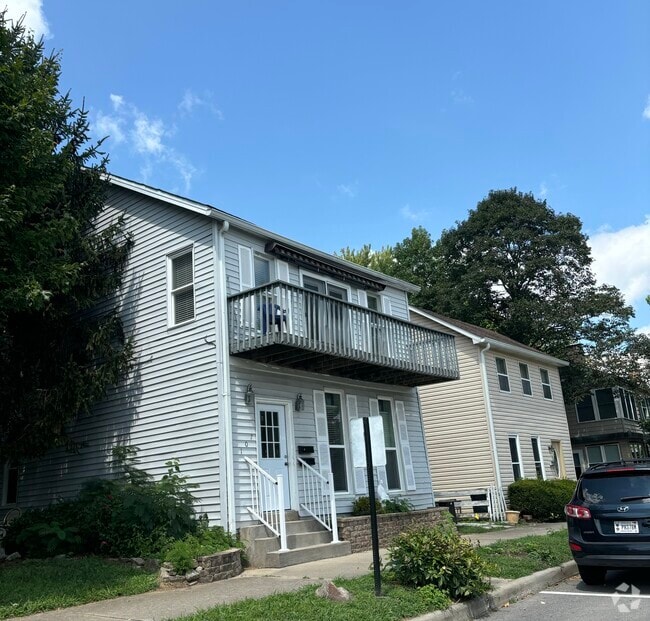 Building Photo - 107 N Front St Unit 2 Rental