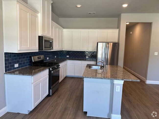Building Photo - 6556 Iron Horse Blvd Rental