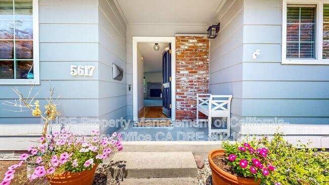 Photo - 5617 Dupont Dr