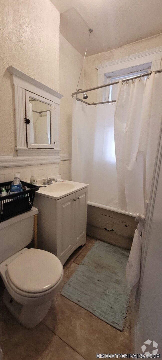 Building Photo - 1713 Commonwealth Ave Unit 5 Rental