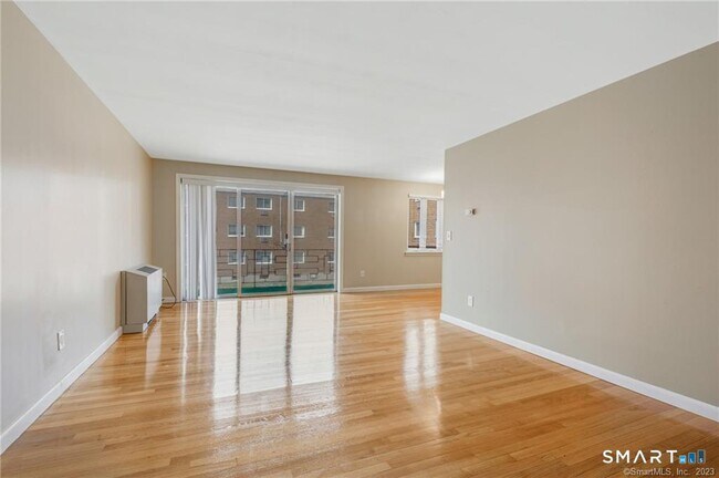 Photo - 115 S Main St Unit B11