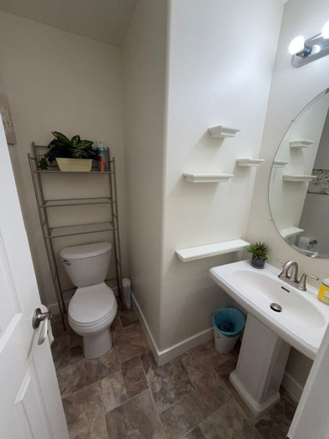 Photo - 3 bed 2.5 Bath 2 car garage/ Central AC/ Ewa Beach!