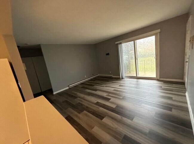 24027 W Hazelcrest Dr
