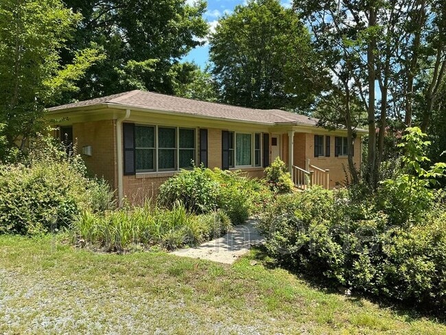 Building Photo - 6 Forge Dr