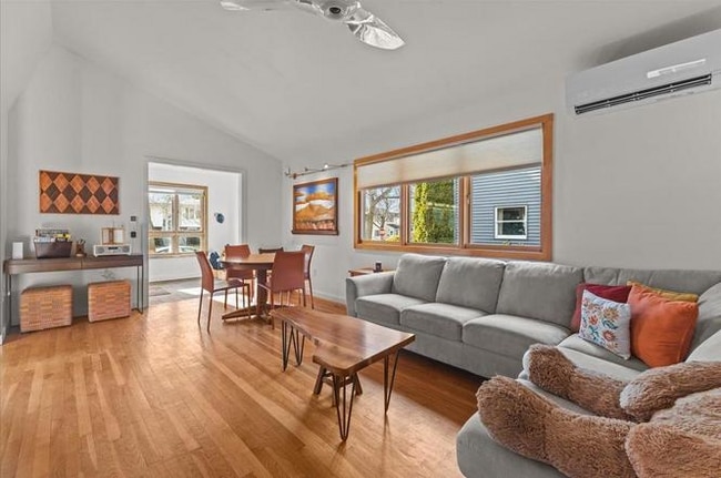 Photo - 44 Ferguson Ave