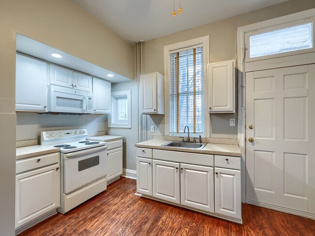 Photo - 1528 Green St Unit 1