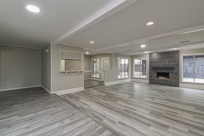 Photo - 16911 Summit Oaks Ln