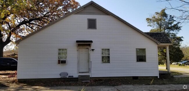 Building Photo - 612 N.19th Rental