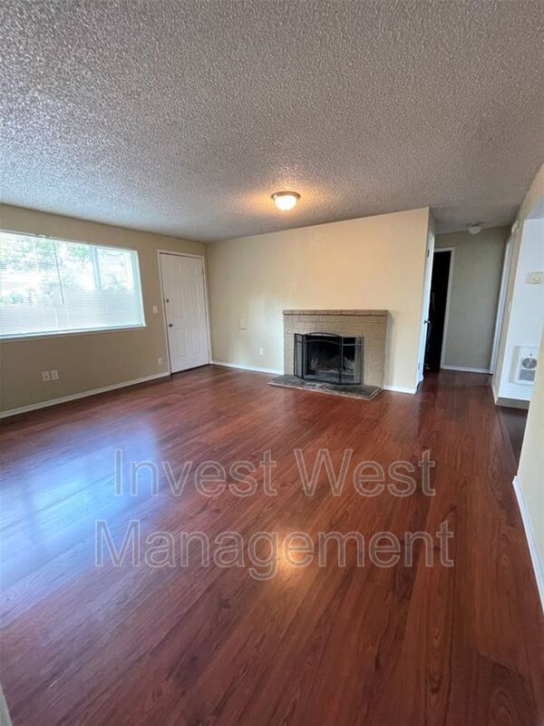 Photo - 2815 E 19th St Condo Unit J