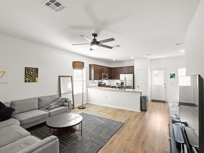 Photo - 2729 Louris Ln