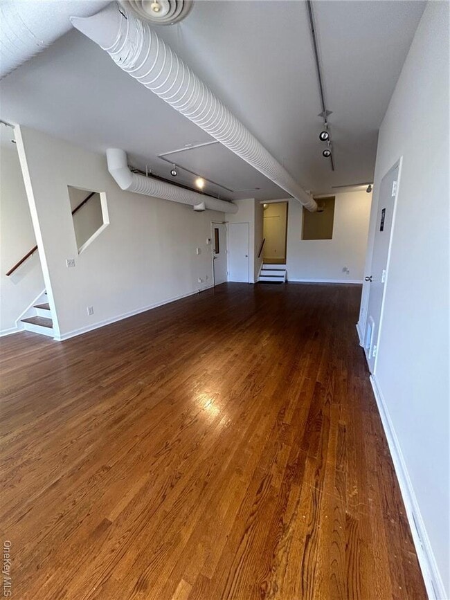 Photo - 25 N Division St