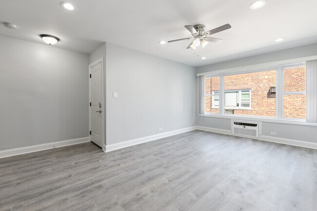 Photo - 7630 N Eastlake Terrace Unit 1E