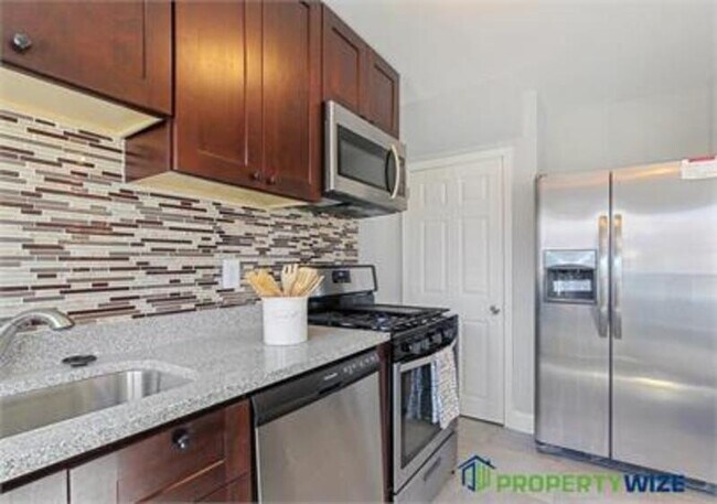 Photo - 2214 Redthorn Rd